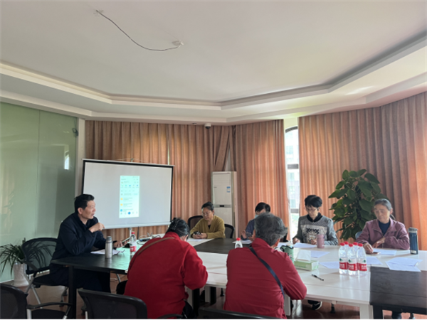 北侖區(qū)春曉成校、洋沙山社區(qū)聯(lián)合舉辦“老有所E 智享生活”智能手機第三期培訓班.png