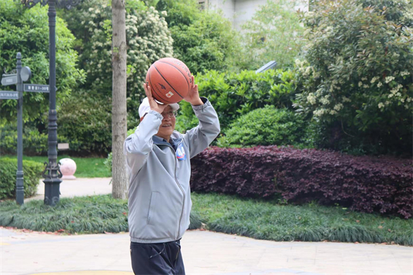 “喜迎亞運(yùn) 共赴未來(lái)”來(lái)赴一場(chǎng)儀式感滿(mǎn)滿(mǎn)的運(yùn)動(dòng)會(huì) (3).jpg