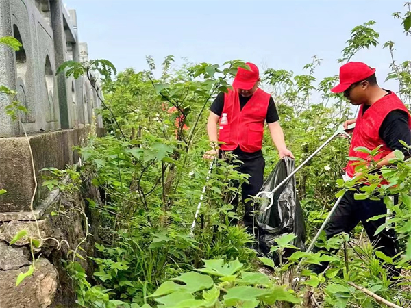 戚家山成校：守護地球微笑   相約“益”起撿跑-2.JPG