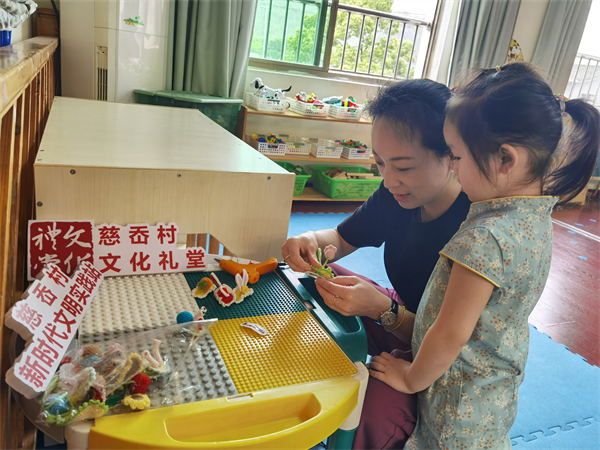 北侖區(qū)春曉成校：感恩母親 留下親情.jpg