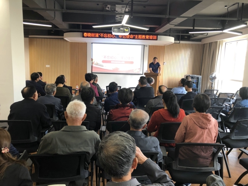 北侖區(qū)春曉成校與慈岙村聯(lián)合舉辦基層書記講黨課活動 (2).jpg
