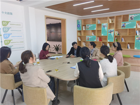 1617586827299727.jpg 驗收柴橋街道社區(qū)教育進(jìn)文化禮堂(文化家園)重點培育項目和學(xué)習(xí)共同體創(chuàng)建工作 (2).jpg