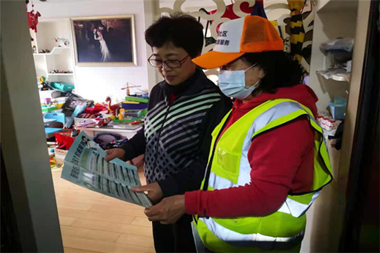 宣傳“到位到家”，黨員志愿者助力新冠疫苗接種 (4).jpg