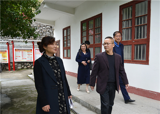 1618470182458642.jpg 湖南開放大學(xué)楊斌校長(zhǎng)一行在永興電大調(diào)研.jpg