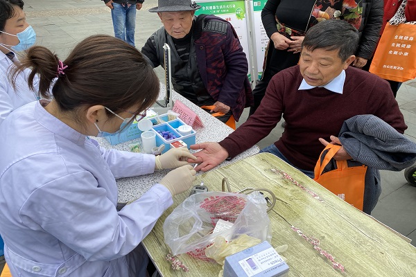 1619011967489450.jpg 大竄開展愛國衛(wèi)生月宣傳服務(wù)活動 (1).jpg