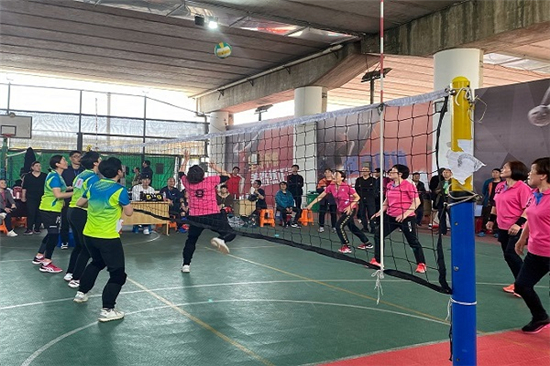 1619404616827894.jpg 2021年北侖區(qū)中老年人氣排球交流比賽在太白社區(qū)開賽 (1).jpg