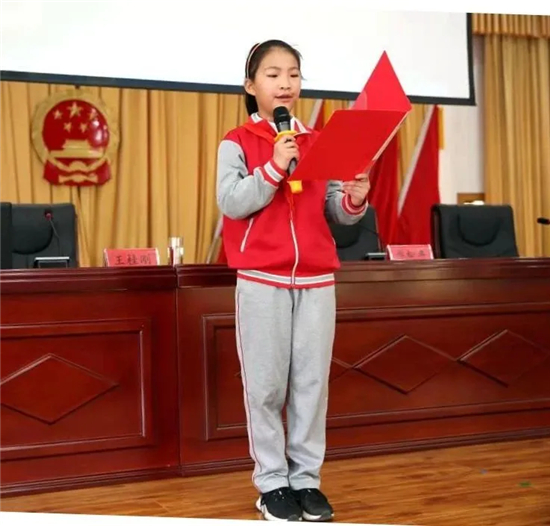 1619417954668786.jpg 圖片五 少先隊員講黨事故事.jpg