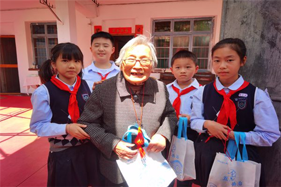 童心向黨過立夏 聽爺爺奶奶講黨史 (2).jpg