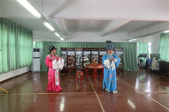 老年越劇班上半年結(jié)業(yè)考試.jpg