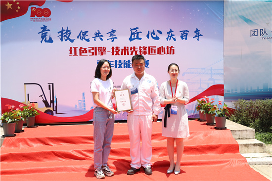 1624712957126506.jpg 北侖區(qū)春曉街道春曉湖工業(yè)社區(qū)開展“‘德行’與‘技能’相佐”宣講活動.jpg