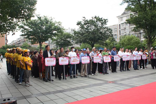 高田王社區(qū)舉辦“我為群眾辦實事 點亮百人微心愿”暨“E起幫”志愿服務(wù)隊成立儀式 (1).jpg